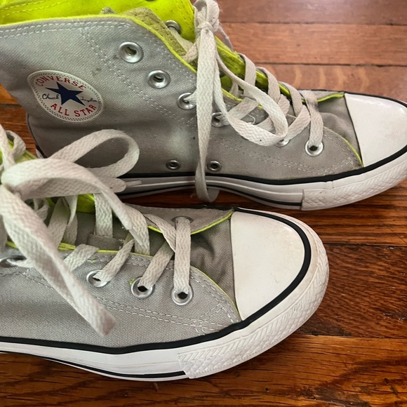 Gently used High too Converse Boys Neon Yellow and Grey Size 4 - Picture 2 of 6